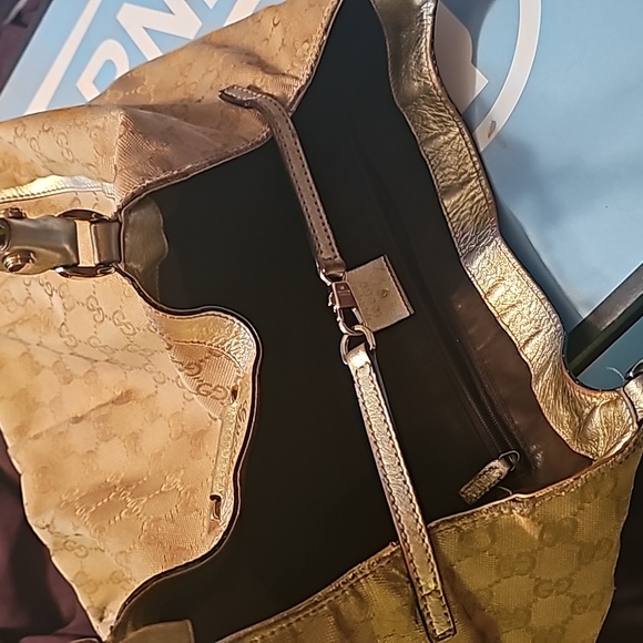 Gucci Abbey Monogram Handbag - Picture 6 of 14